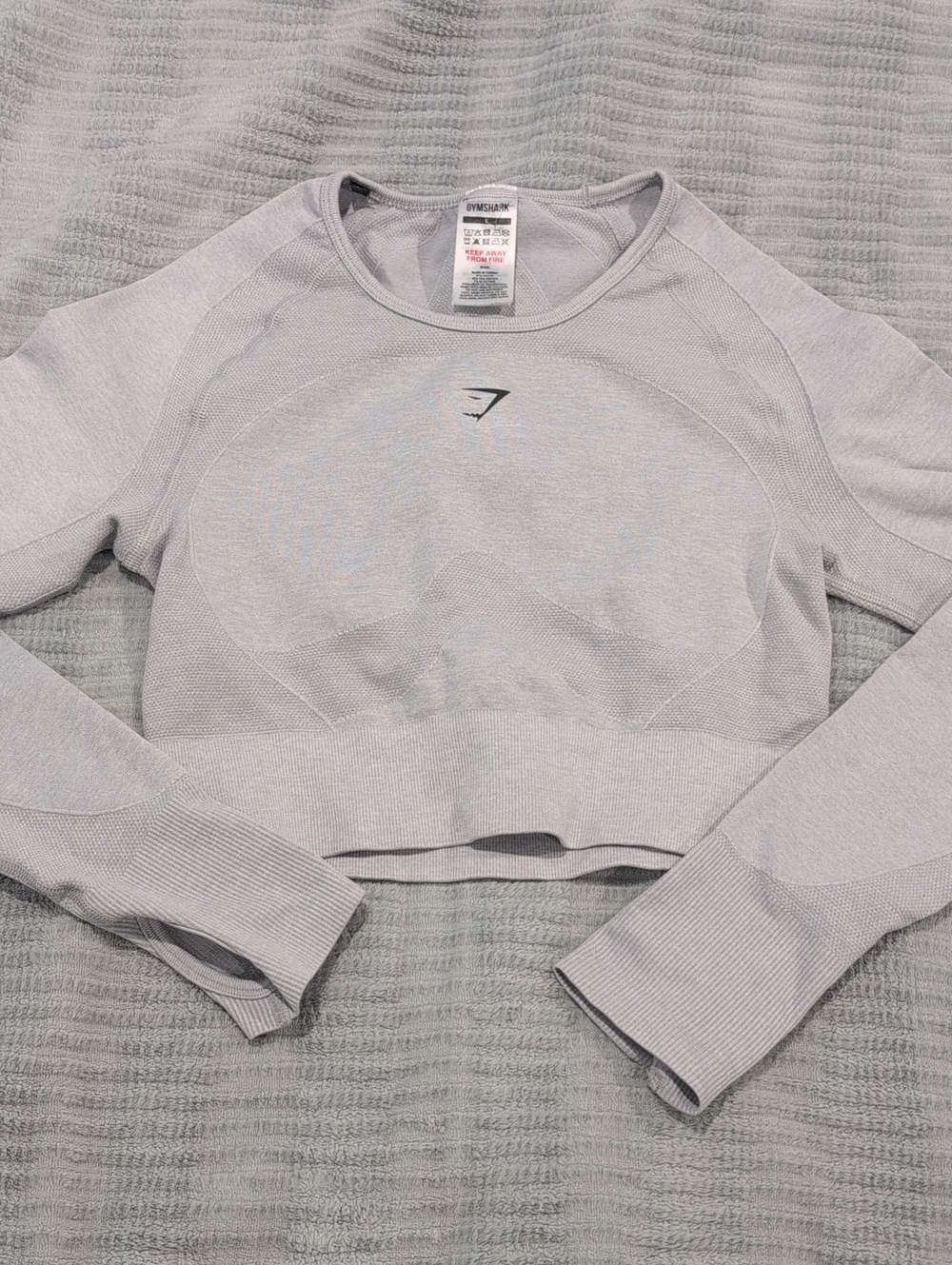 Gymshark Light Gray Seamless Long Sleeve Crop Top: Fits Me - (Size Small)